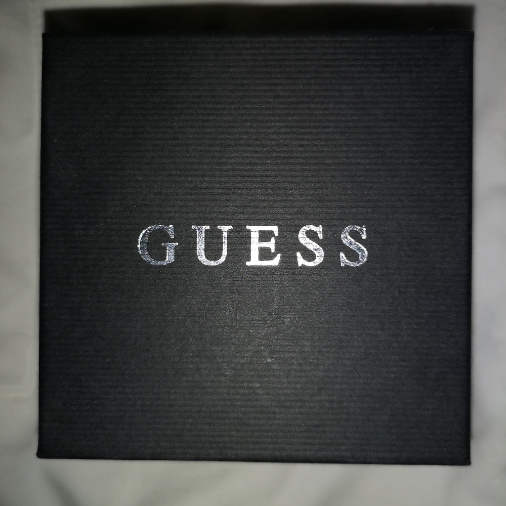 Guess Watch - with extra links.